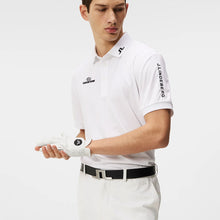 Load image into Gallery viewer, Men&#39;s Tour Tech Reg Fit Golf Polo in White - J. Lindeberg